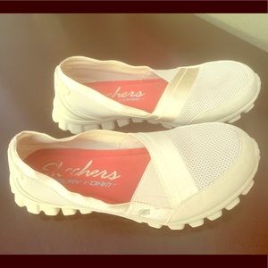 Sketchers Memory Foam 7.5 Shoes